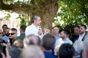 Ο…Τιμολέων Αδάμαντας του Καρπενησίου, ο Ανδρουλάκης του… 1821, οι πατάτες από το Περού και τα «πανωγραψίματα»…