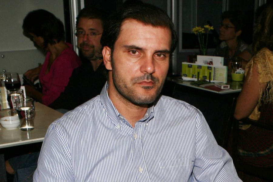 Γεράσιμος Μιχελής: Συγκίνηση με το «αντίο» του καλλιτεχνικού κόσμου στον «κακό» του «Παρά Πέντε»