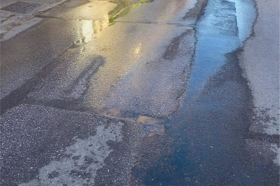 Διαρροή νερού σε περιοχή του Ηρακλείου για ένα ολόκληρο χρόνο!