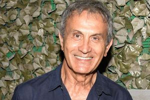 Γιώργος Νταλάρας: «Οι νέοι τραγουδιστές αλλάζουν τις μούρες τους και γίνονται άνθρωποι της νύχτας»