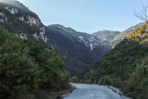 Σε εξέλιξη επιχείρηση για τη διάσωση τραυματισμένης γυναίκας στον Όλυμπο