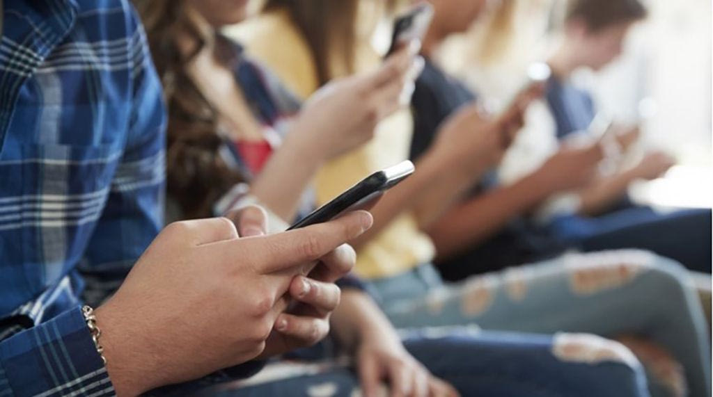 Κάνουν διάλειμμα από τα social media τα παιδιά και οι έφηβοι και ο λόγος είναι σοβαρός