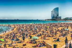 Ισπανία: Πνίγηκαν ανήλικα αδέλφια που παρασύρθηκαν από τα κύματα 