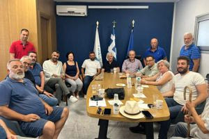 Περιοδεία του Μανώλη Συντυχάκη στην Ιεράπετρα