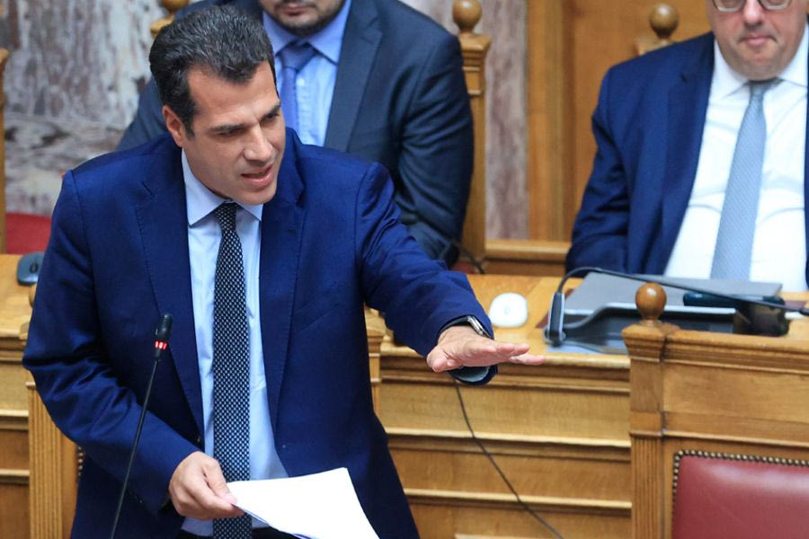 Πλεύρης στη Βουλή: «Τέλος το παραμύθι με τις μωρομάνες» – Αντιδρά η αντιπολίτευση στα μέτρα για το μεταναστευτικό
