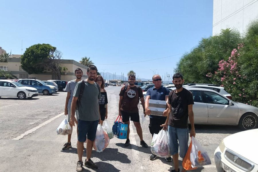 Ηράκλειο: Εργατικά σωματεία παρέδωσαν είδη πρώτης ανάγκης για τους μετανάστες