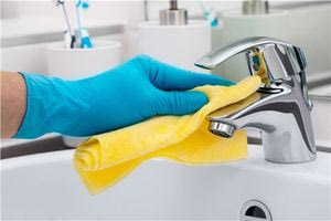 Το απλό υλικό που εξαφανίζει τα άλατα από τις βρύσες