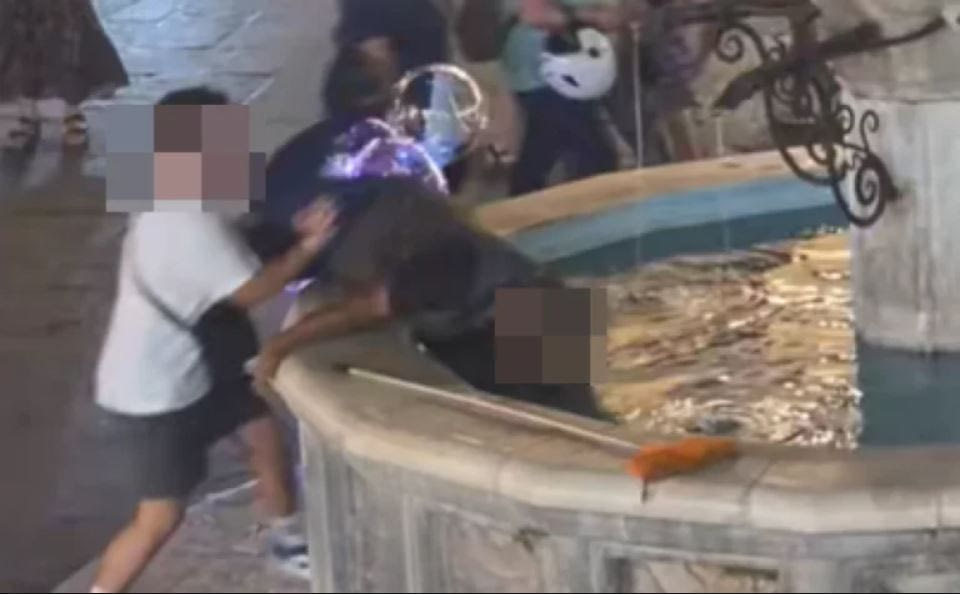 Ρόδος: Εισαγγελική παραγγελία για εντοπισμό και σύλληψη του δράστη που έριξε τον άστεγο στο σιντριβάνι