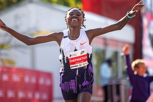 Η κάτοχος του παγκόσμιου ρεκόρ στον μαραθώνιο βρέθηκε θετική σε απαγορευμένη ουσία