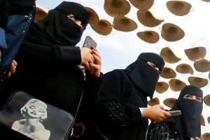 Σ. Αραβία: Ταξιδιωτικά μπλόκα σε γυναίκες που αγωνίζονται για τα δικαιώματά τους