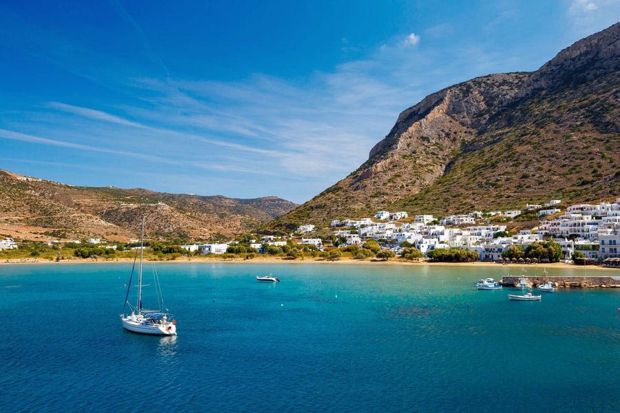Το ελληνικό νησί είναι ιδανικό για οικογενειακές διακοπές σύμφωνα με διεθνή ΜΜΕ
