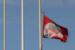 Ντιόγκο Ζότα: Μεσίστιες οι σημαίες σε Άνφιλντ και Ντραγκάο για το θάνατό του