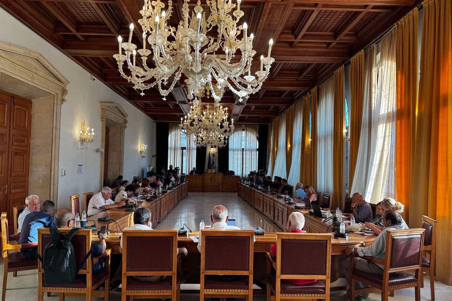 Ηράκλειο: Βαρύ το πλήγμα για τη Δημοτική Αρχή με φόντο την εμπλοκή ιδιώτη στην καθαριότητα