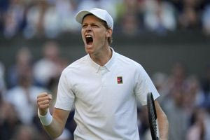 Wimbledon: O Σίνερ κατατρόπωσε τον Τζόκοβιτς και έκλεισε ραντεβού με τον Αλκαράθ στον τελικό