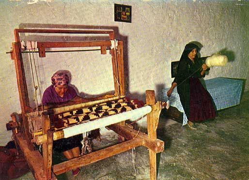 Παραδοσιακός αργαλειός σε κρητικό σπίτι