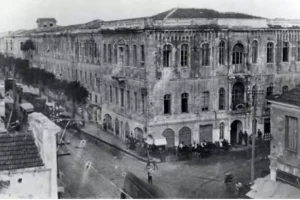 Στρατώνες ή κισλάδες; Τα «τρίδυμα» κτήρια στο κέντρο του Ηρακλείου και η ιστορία τους