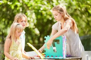 Tέλειωσαν τα σχολεία: Οδηγός επιβίωσης για μαμάδες