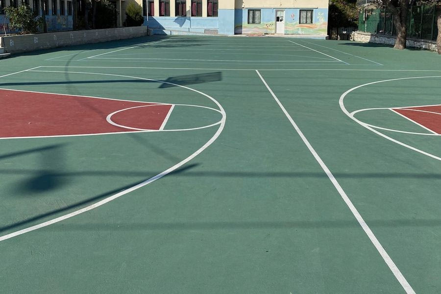 Ηράκλειο: Μπορούν οι αυλές των σχολείων να μετατραπούν σε πάρκινγκ; Η πρόταση της δημοτικής αρχής