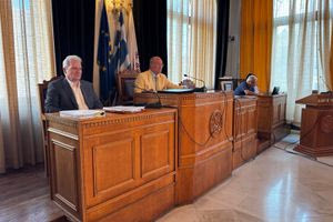 Αλέξης Καλοκαιρινός: «Χωρίς συγκεκριμένες δεσμεύσεις, δεν εξετάζεται δομή για μετανάστες στο Ηράκλειο»