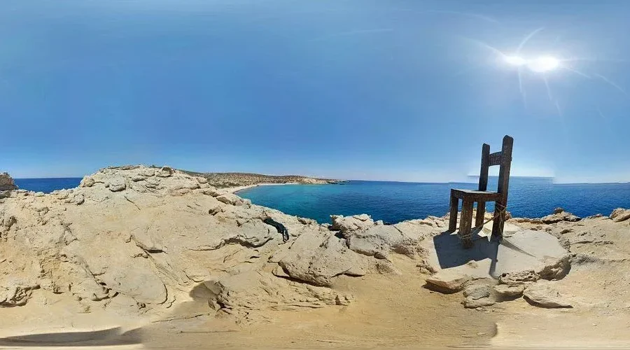 Η διάσημη παραλία με την ξύλινη καρέκλα στο νοτιότερο σημείο της Ευρώπης