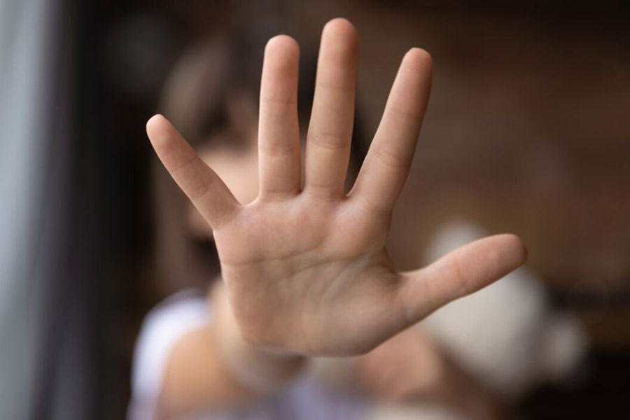 16χρονη κατήγγειλε στη Θήβα τον βιασμό της από 15χρονο και άλλο ένα άτομο