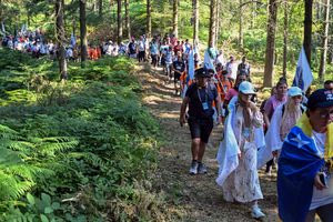 Βοσνία: Πορεία μνήμης για τη σφαγή της Σρεμπένιτσα με συμμετοχή χιλιάδων πολιτών