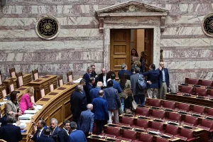 Δεν πάνε προανακριτική Αυγενάκης Βορίδης – Συγκρουσιακό κλίμα και αποχώρηση της αντιπολίτευσης