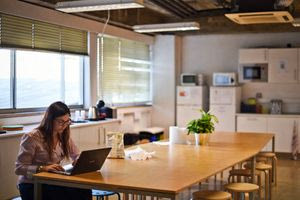 Chatbots δίνουν σε γυναίκες χειρότερες συμβουλές για την αγορά εργασίας