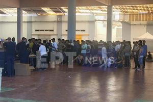 Χανιά: Επέστρεψαν στη σίτιση οι μετανάστες που απείχαν – Διαμαρτύρονταν για τη σειρά αποχώρησης από την Αγυιά