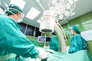 Σεισμός στη Ρωσία: Γιατροί χειρουργούσαν κατά τη διάρκεια των 8,8 ρίχτερ (video)