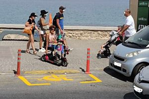 Ηράκλειο: Συγκινητική ανάρτηση για τη ράμπα στην πλατεία 18 Άγγλων