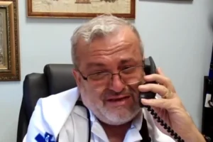 Ξέσπασε σε κλάματα ο γιατρός που παρέλαβε νεκρό τον μικρό Παναγιωτάκη – «Με λοιδόρησαν, με κορόιδεψαν και με είπαν δολοφόνο»