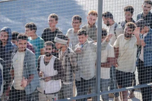 Μεταναστευτικό: Χωρίς αποφάσεις η σύσκεψη στο Υπουργείο ωστόσο η κυβέρνηση εμμένει για κλειστή δομή στην Κρήτη