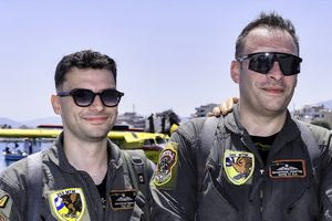 «Ήμασταν μιάμιση ώρα μέσα στη θάλασσα» – Οι πιλότοι του Canadair περιγράφουν τα όσα συνέβησαν στην αναγκαστική προσθαλάσσωση