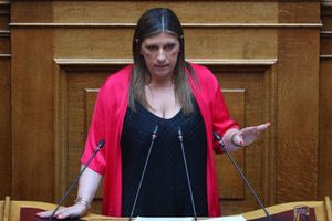 Επεισόδιο μεταξύ Κωνσταντοπούλου και Φλώρου στην Ολομέλεια – «Με είπατε μαλ@@@@μένη;», δείτε βίντεο