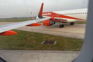 Σύγκρουση αεροπλάνων στο αεροδρόμιο του Μάντσεστερ – Προσωρινή διακοπή πτήσεων