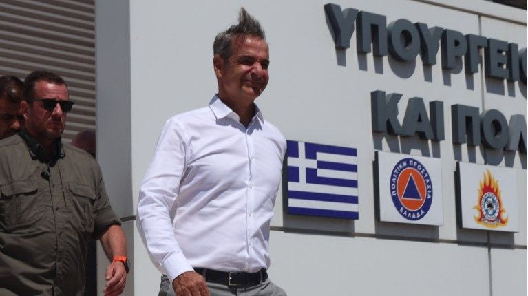 Στο Εθνικό Συντονιστικό Κέντρο για τη Διαχείριση Κρίσεων ο Κυριάκος Μητσοτάκης – Σύσκεψη για τις πυρκαγιές