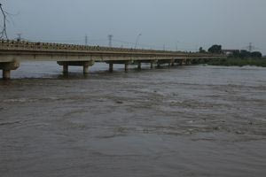 Ινδία: Τουλάχιστον 33 άνθρωποι πέθαναν από πλημμύρες και κατολισθήσεις