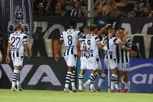 Πάρτι πρόκρισης του ΠΑΟΚ με γκολάρα του Γιακουμάκη (vid)