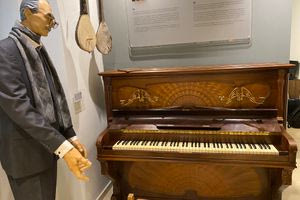 Στο Ηράκλειο το πιάνο του Νίκου Καζαντζάκη!