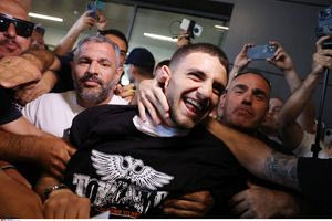 ΠΑΟΚ: Αποθεωτική υποδοχή στον Χρήστο Ζαφείρη