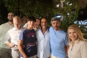 Αντικριστό και ένα Κρητικό μαχαίρι για το σεΐχη  στο Ηράκλειο