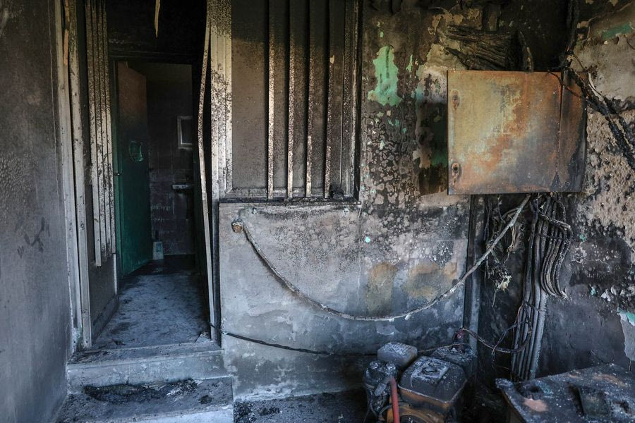 Η καταστροφή στα αποδυτήρια του ΕΓΟΗ σε φωτογραφίες – Στο Θριάσιο οι δύο εγκαυματίες