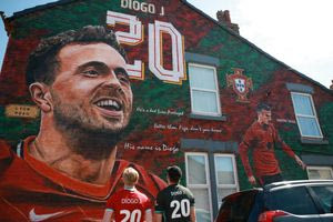 Συγκινητική τοιχογραφία στη μνήμη του Ντιόγκο Ζότα και του Αντρέ Σίλβα