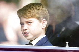 Ο Πρίγκιπας Τζορτζ ήθελε μπέργκερ στην Κεφαλονιά – Του το έφεραν από τη Ζάκυνθο!