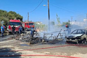 Τρεις Βαγιές: Πως ξεκίνησε η φωτιά – Αυτοκίνητο καταστράφηκε ολοσχερώς (Βίντεο)