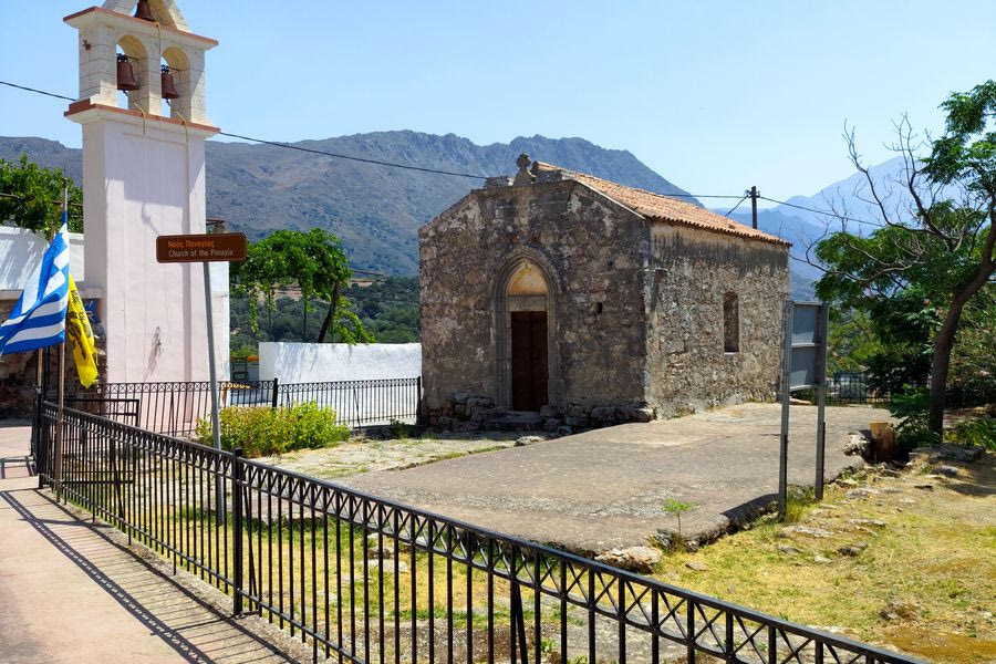 Παναγία η Θρονιώτισσα, η άγνωστη παμπάλαιη εκκλησία στα ορεινά του Ρεθύμνου (φωτογραφίες)