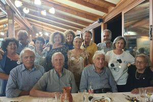 Συναντήθηκαν 50 χρόνια μετά οι συμμαθητές και καθηγητές του Γυμνασίου Αρκαλοχωρίου