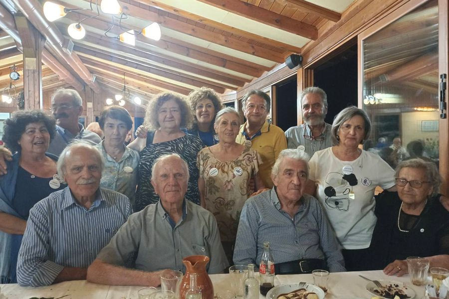 Συναντήθηκαν 50 χρόνια μετά οι συμμαθητές και καθηγητές του Γυμνασίου Αρκαλοχωρίου
