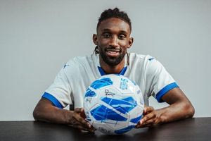 ΟΦΗ: Τον εμπλέκουν σε μεταγραφικό σενάριο με Μπολί – Διαψεύδεται από την ΠΑΕ